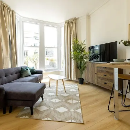 Grange Rd Flat 2 One Bedroom Flat *
