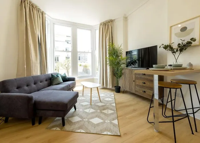 Апартаменты Grange Rd Flat 2 One Bedroom Flat Бристоль